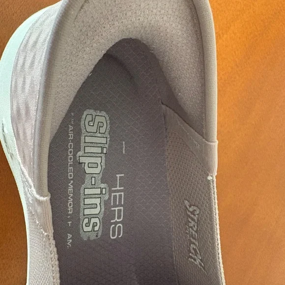 Womens Light Pink Skechers Slip-Ins, Stretch Fit 5 Gen, Size 9.5 - Picture 6 of 9